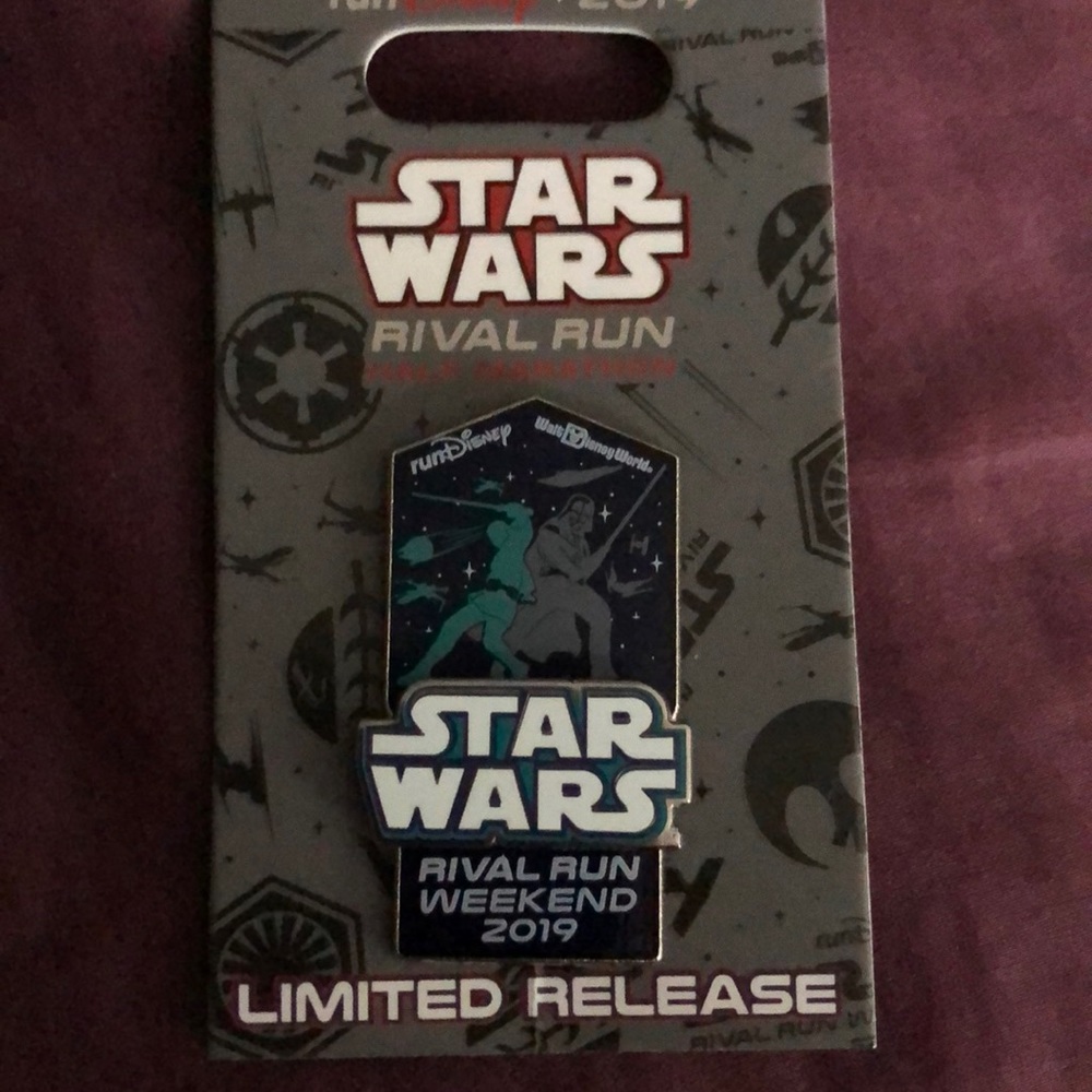 Run Disney Star Wars rival run pin BNWT 🏃‍♀️